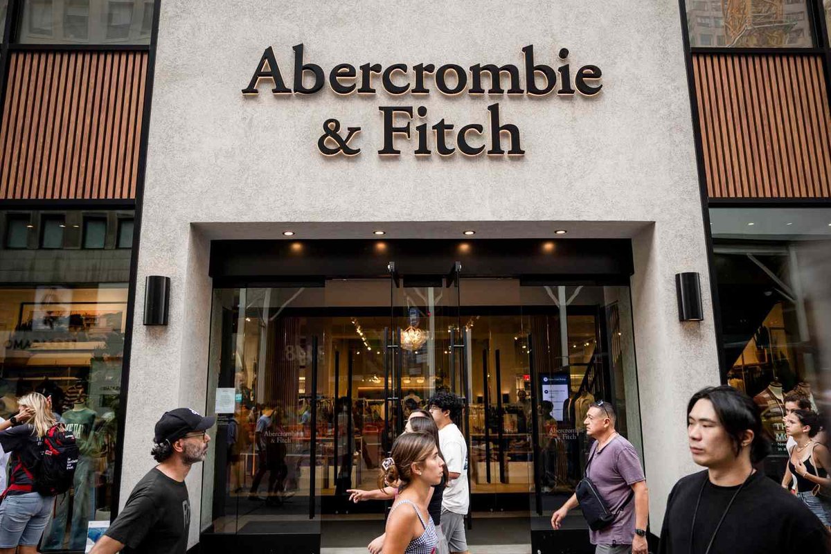 NaFaUpSpo's tweet image. #Abercrombie &amp;amp; Fitch Co. opens its first India GCC in #Bengaluru 🇮🇳

🎉 City’s 34th GCC in 2026
🇺🇸 US #fashion major expands global footprint with BLR entry 💥

#Retail