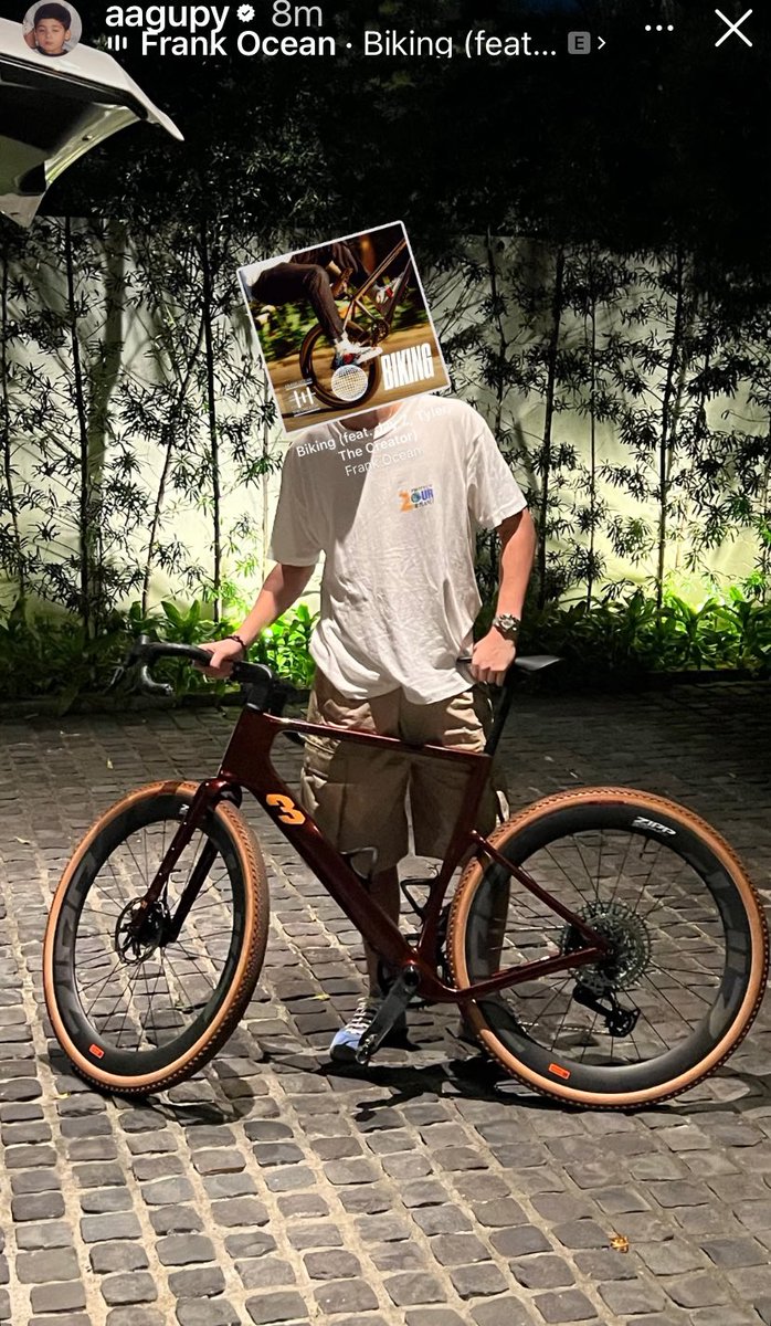bevz_747's tweet photo. Napaka-AD truther naman ni Andres! He’s wearing the fandom colors—his bike, shoes, and shirt! Hahahaha 
 🧡🩵 https://t.co/otiWlqQJvK