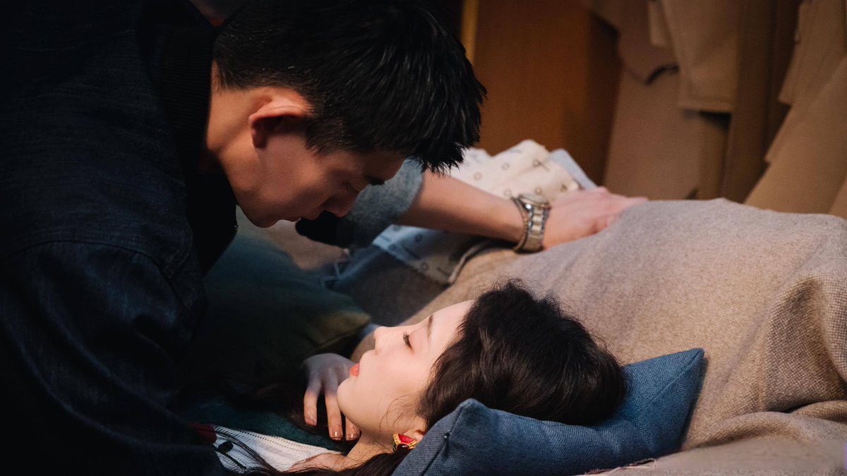 happy_news tweet media