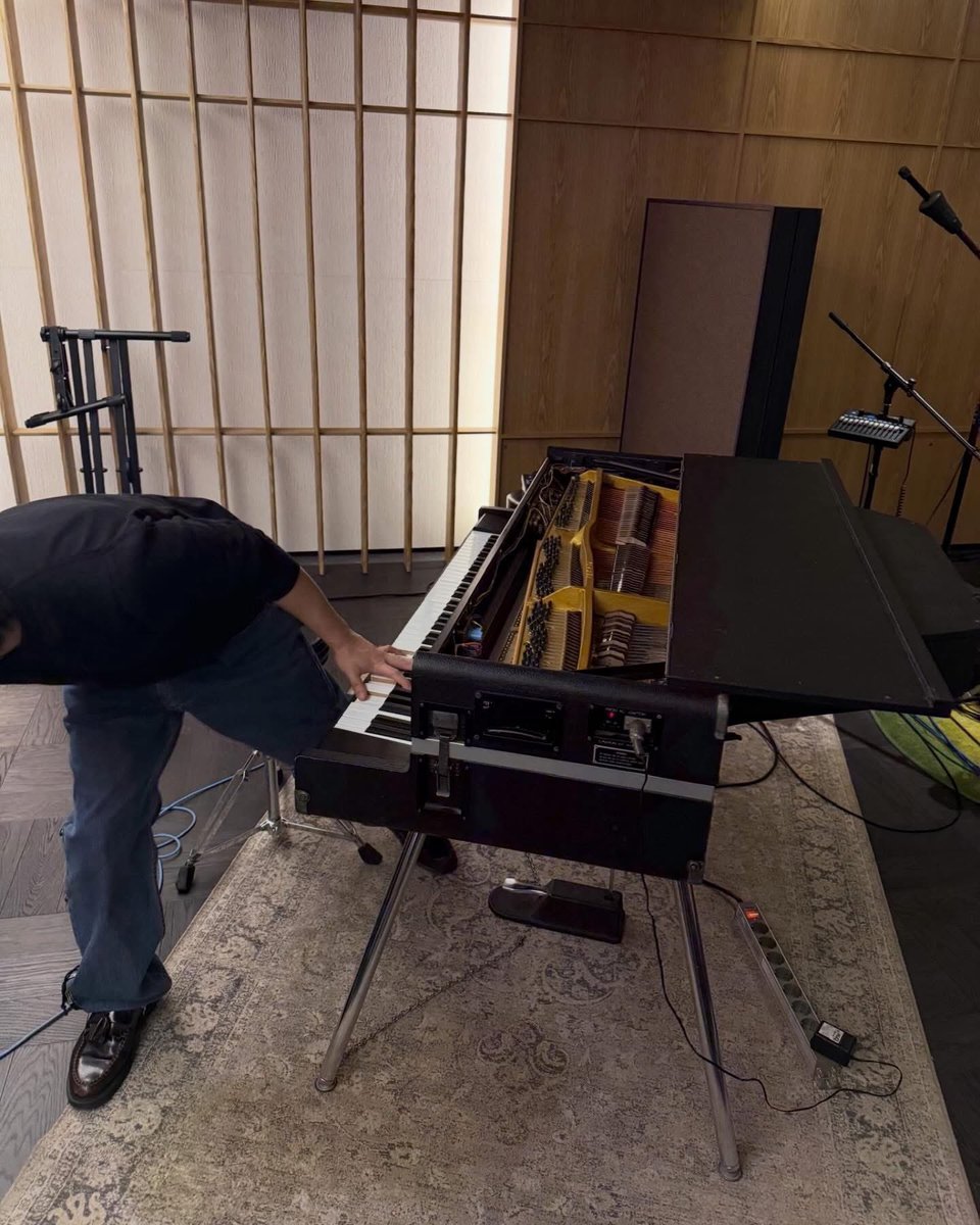 wave to earth tweet media