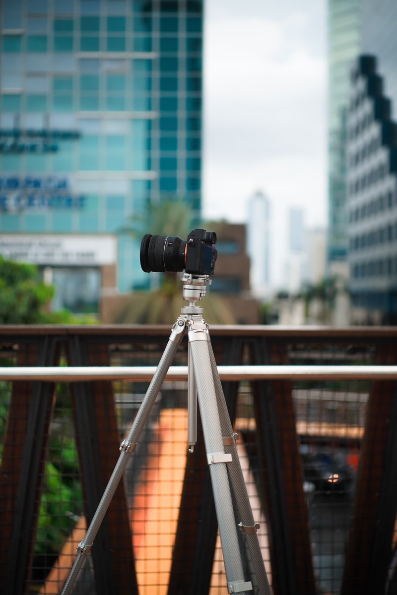 LeofotoZS's tweet image. Precision in every detail 🔍
Fast. Precise. Stable. Everything you’d expect from a flip-lock ball head. ⚡

The MBH‑30 up close – made for those who never compromise on gear.

📸 Shot by @bima_firmans
✨ AZ-235C + MBH‑30 All‑Silver 

#Tripod #CameraTripod #TravelTripod