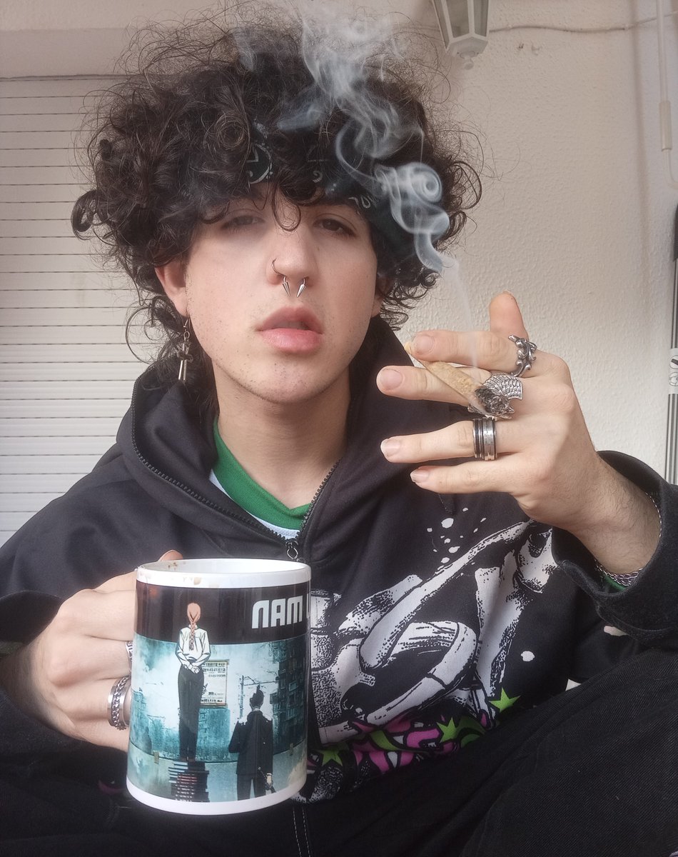 Fumador Licenciado tweet media