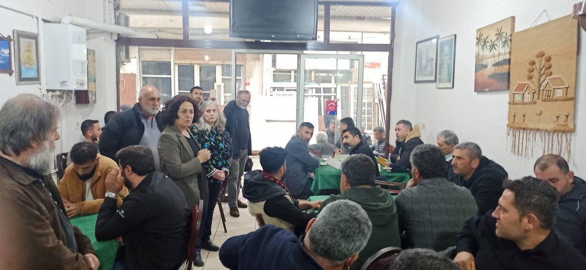 dempartistanbul's tweet photo. İl Eş Başkanımız Arife Çınar ve Adalar İlçe Yönetimimiz ile birlikte Adalar esnafını ziyaret ederek sorunlarını ve talepleri yerinde dinledik. https://t.co/tLvCzmedJE