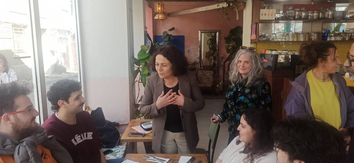 dempartistanbul's tweet photo. İl Eş Başkanımız Arife Çınar ve Adalar İlçe Yönetimimiz ile birlikte Adalar esnafını ziyaret ederek sorunlarını ve talepleri yerinde dinledik. https://t.co/tLvCzmedJE