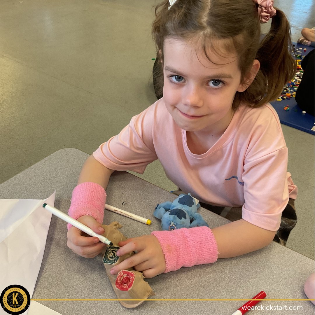 wearekickstart's tweet image. Day 1 of Holiday Club at @BartonMossCPS🐛⚽✨

The children had a fantastic start to the week making colourful caterpillars and enjoying some exciting football matches!

#HolidayClub #BartonMossPrimary #FunAndGames #Kickstart