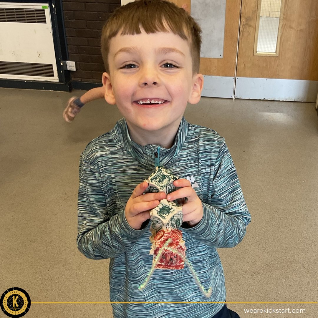 wearekickstart's tweet image. Day 1 of Holiday Club at @BartonMossCPS🐛⚽✨

The children had a fantastic start to the week making colourful caterpillars and enjoying some exciting football matches!

#HolidayClub #BartonMossPrimary #FunAndGames #Kickstart