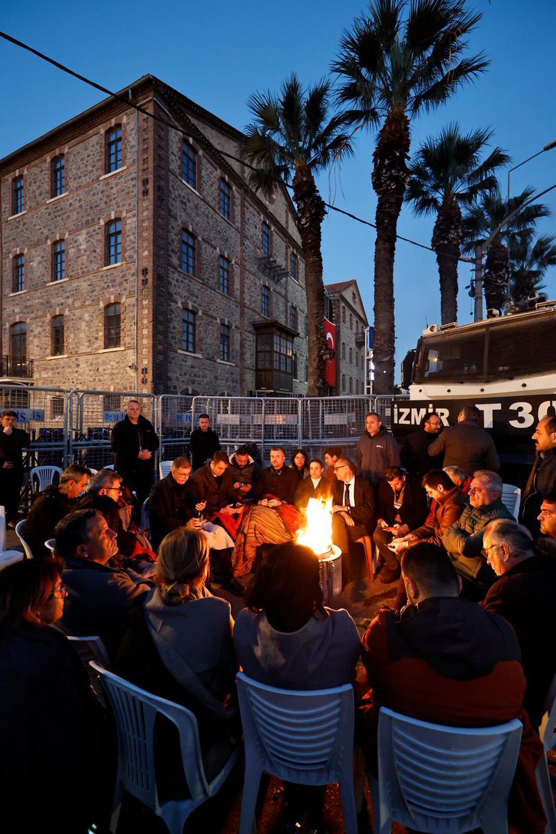 izmirgibiyiz 🇹🇷 tweet media