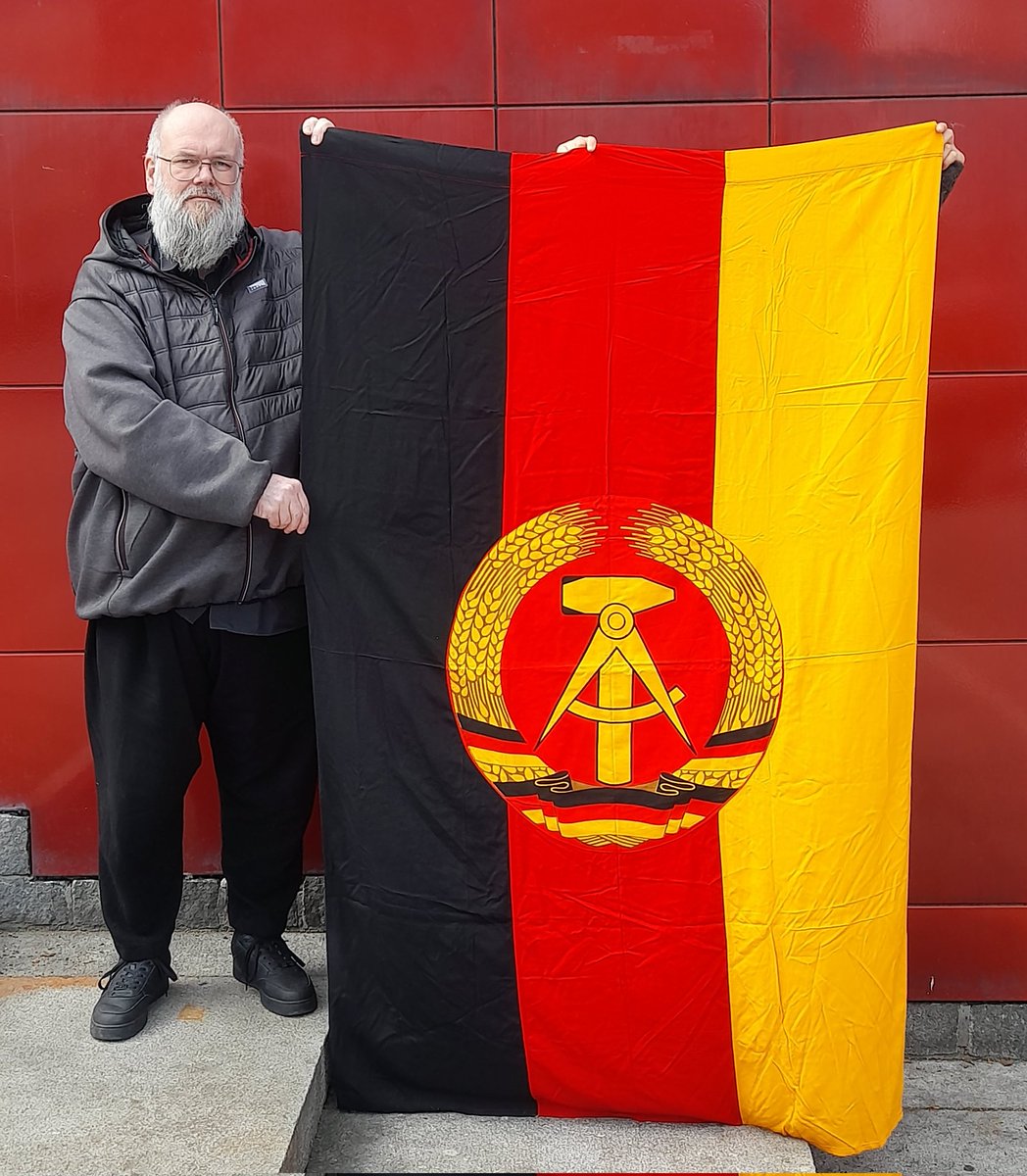 Erich Honecker tweet media