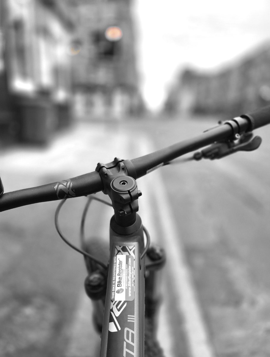 PSOSSEEdinburgh's tweet photo. 🚲 Bike Marking Event 🚲

The SE Community Policing Team will be on Middle Meadow Walk on Saturday 11 April, between 11:00am and 1:00pm, carrying out bike marking
Bring your pedal cycle along to find out how to register your bike and get advice on the best ways to keep it secure https://t.co/yyxntXWF6w