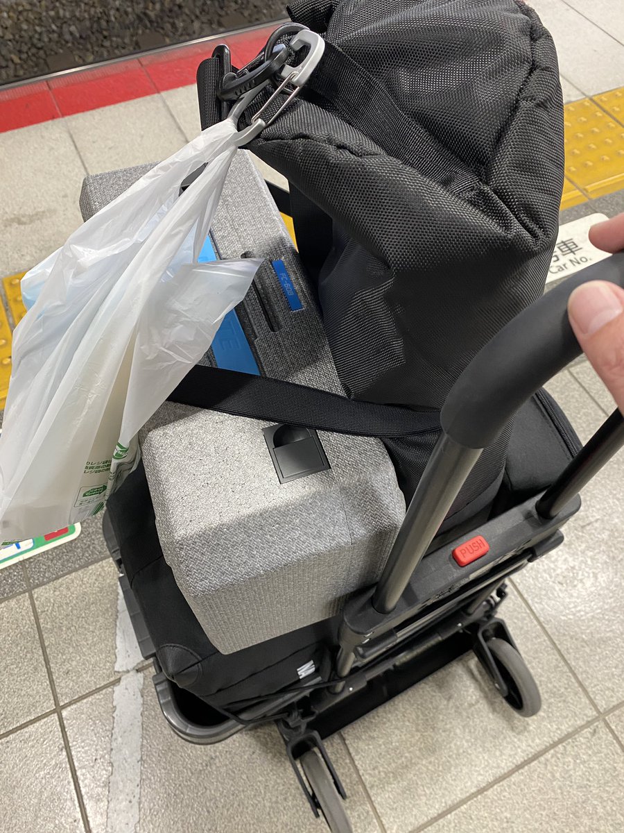 MATSUUME_Take's tweet photo. 今日は大阪で、明日は東京で撮影です。　

やっぱりこの時期��もすでに電車移動だと歩く距離も多くて汗だく😅

明日の東京はあまりゆっくりする時間はなさそうなんですが、東京駅付近でおすすめのグルメやお土産があれば知りたいー✨ https://t.co/fjdH80xEmz