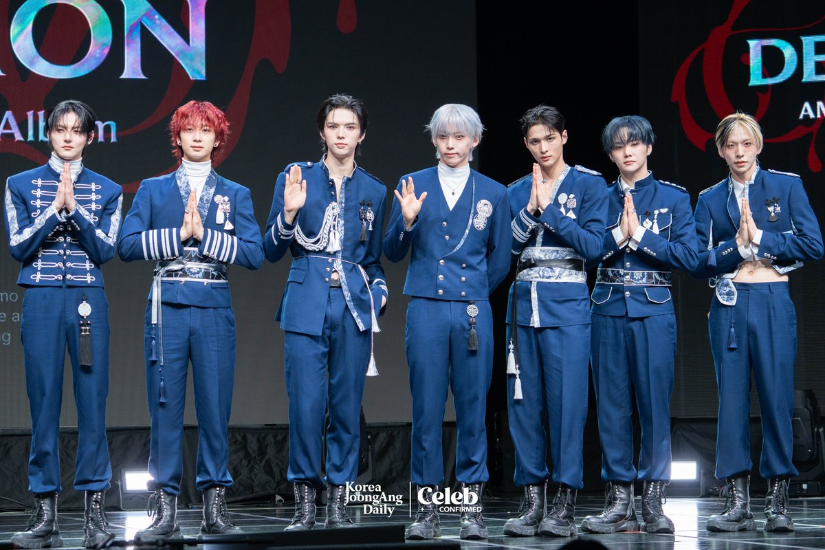 Celeb Confirmed tweet media