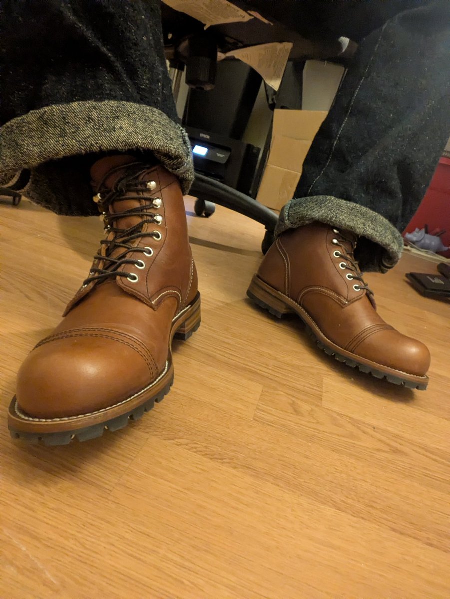 boot_butch's tweet photo. New belt for my new boots https://t.co/jQeU0BPEqz