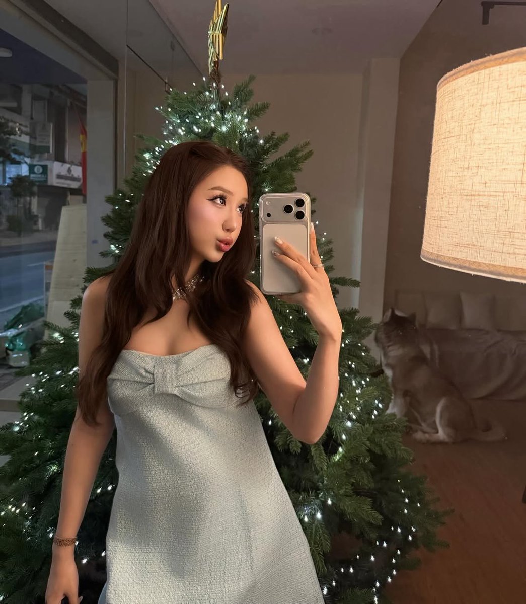 Zoe Thomps tweet media