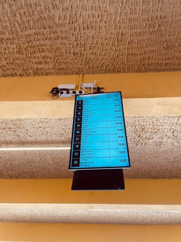 KaviSenu's tweet image. "හුදෙක්ම මේ තීන්ත ටිකක් ගාලා කරපු පරිවර්තනයක් නෙවෙයි..."

මේ තියෙන්නේ අලුත්වුනු 'පිටකොටුව බස් ස්ටෑන්ඩ් එක' ♥️