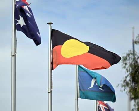 »The delegation [of traditional owners] that came to council, they said the Aboriginal community said that they feel … welcomed if they see the Aboriginal flag.« theguardian.com/australia-news…