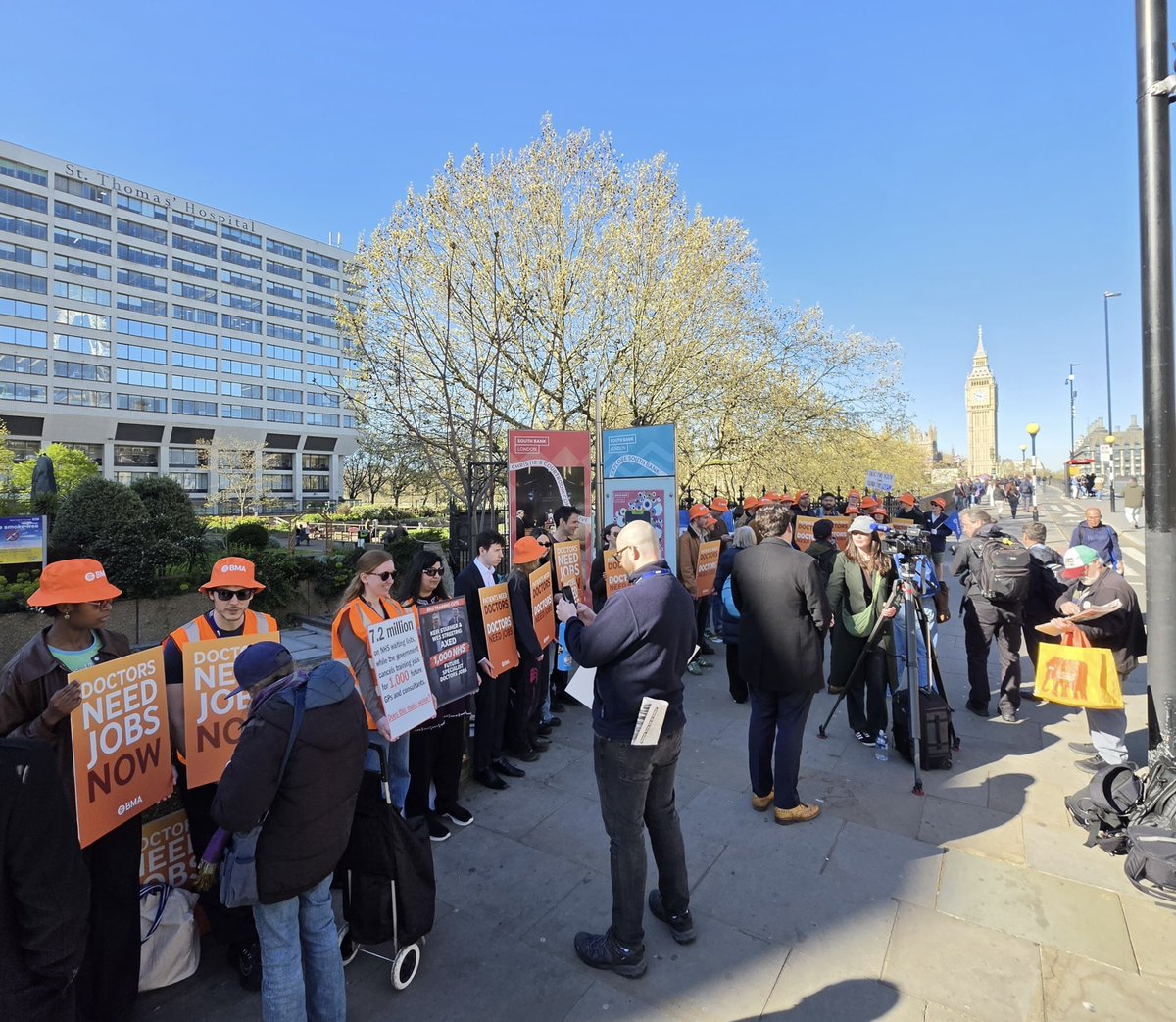 DrHWazir's tweet image. I was on the picket line yesterday, standing shoulder to shoulder with resident doctors across England on strike.

Not only did the Government shift the goalposts at the last minute by reducing investment and stretching it over three years, they axed 1,000 extra training jobs