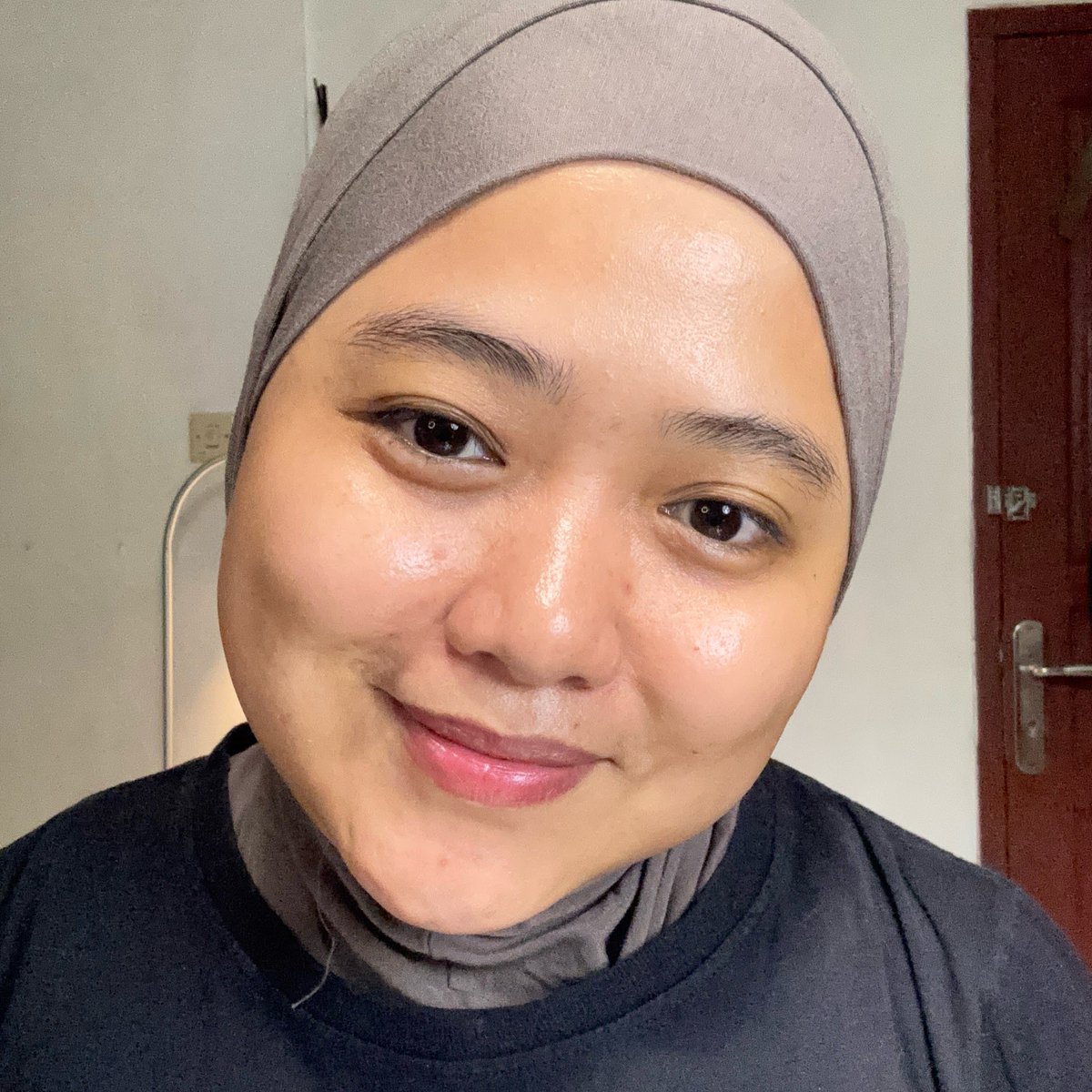 icaamsl's tweet photo. Kalian lebih prefer 100ribuan dapet 1 product full size atau 5 product tapi travel size? 🤔
Kalau aku sih better pilih dapet 5 product ya selain simple buat dibawa kemana mana, aku bisa nyobain semua productnya lengkap di kulit aku ☝🏻😍
#Skincarekit #TravelSkincare https://t.co/Yv99HFf22D