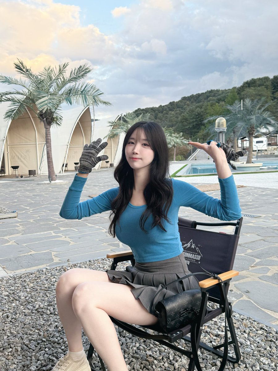 Daniel Lee tweet media