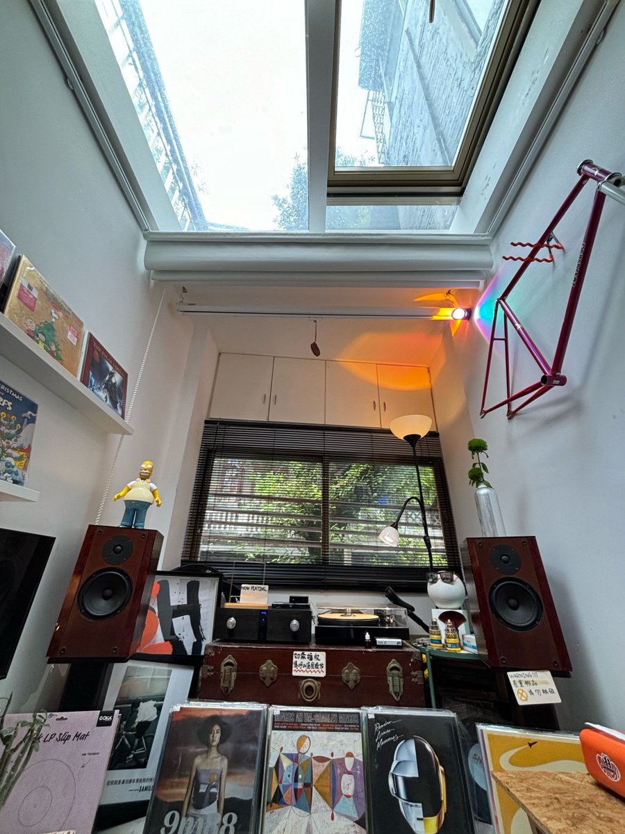Mdolejs's tweet photo. Dive into your soundscape—let a 30-second track be your mood shift, a full album your escape. Music isn’t just notes; it’s the heartbeat of your moment. https://t.co/hWUghqVm0H