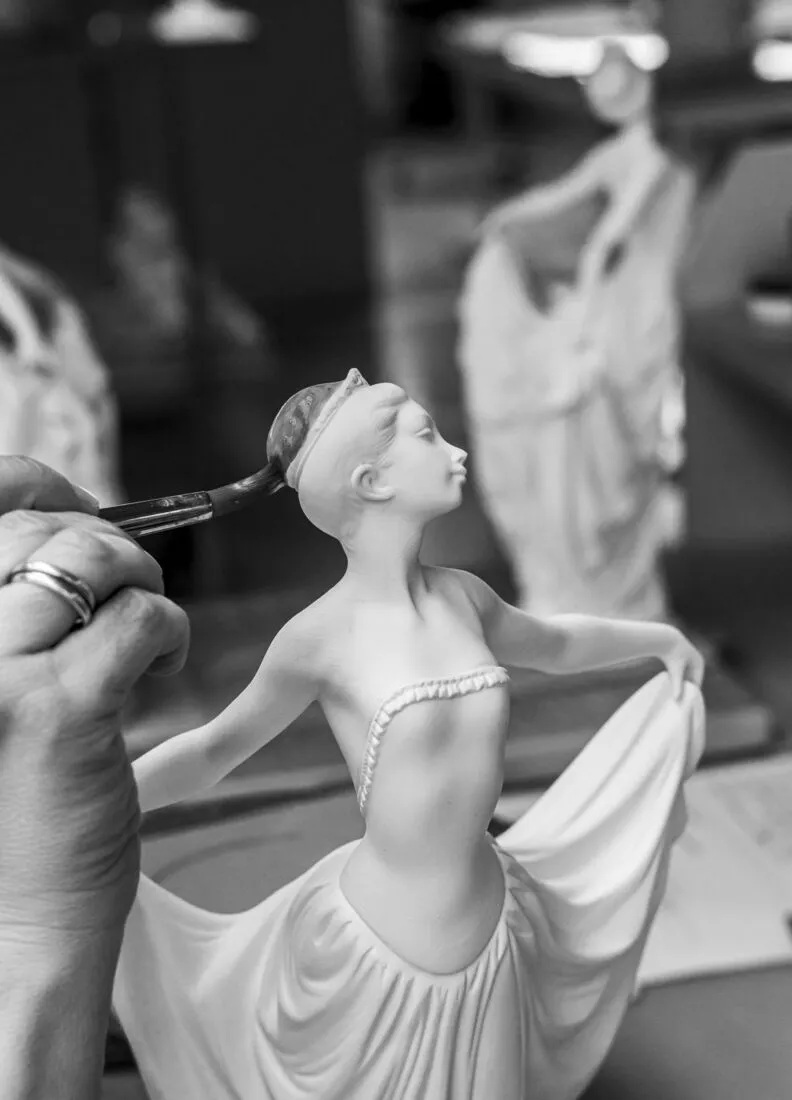 lladrofromspain's tweet image. #Lladro 01007189 #DANCER
lladrofromspain.com/0dasped.html

Finished Gloss
Height (in): 11.811
Width (in): 7.087
Length (in): 4.331
Weight 2.29 lb

#elegant #lady #harmony #beauty #handmade #sculpture #figurine #porcelain #handcrafted #art #arte #artwork #decoration #homedecoration #gift