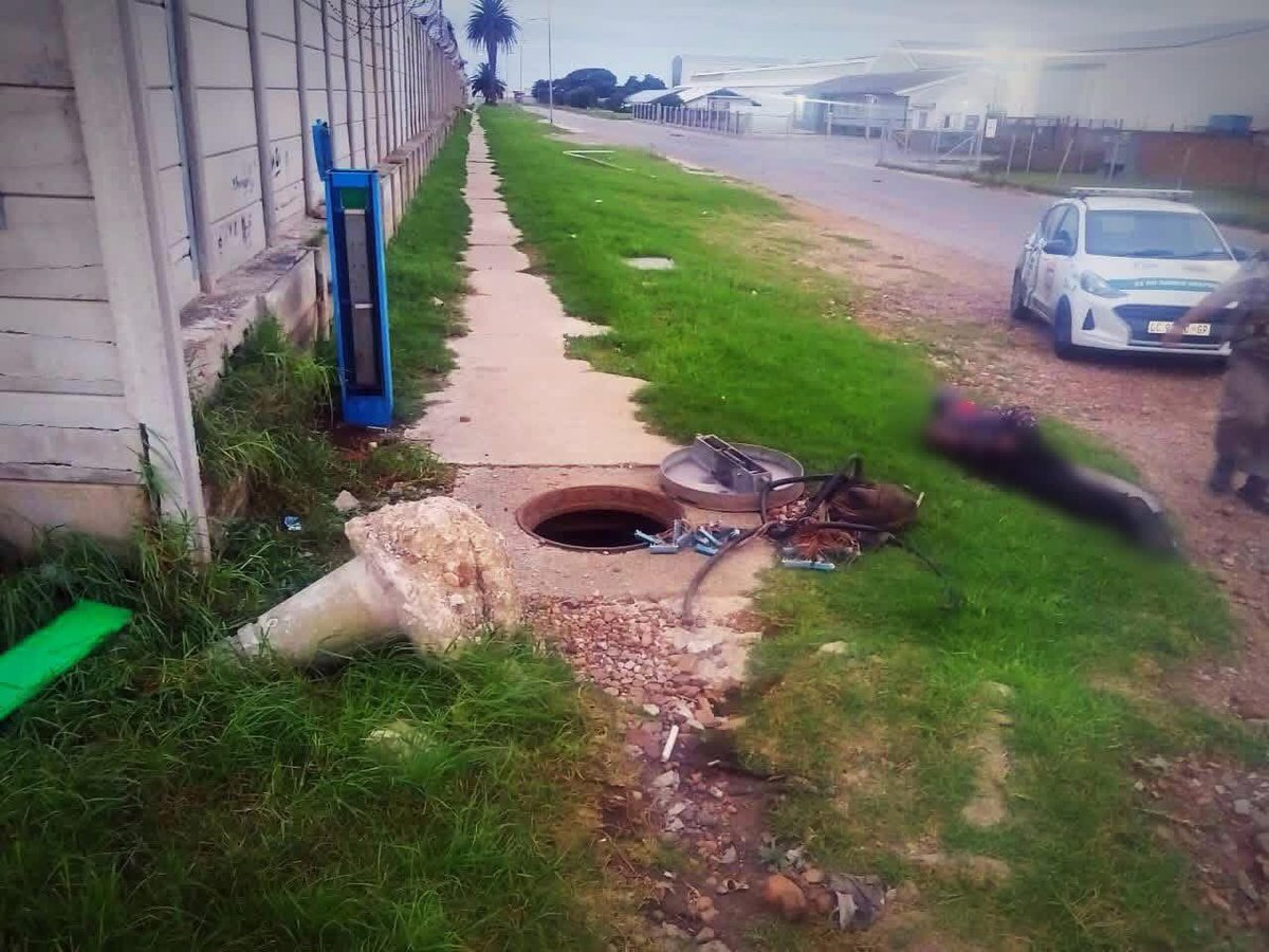 Abramjee's tweet image. Cable thief arrested in Struandale, Gqeberha, after being caught removing cables from a community distribution box during a proactive patrol by Fidelity ADT.

Officers acted swiftly, detained the suspect on the scene, and recovered all stolen cables. 

The suspect was handed over