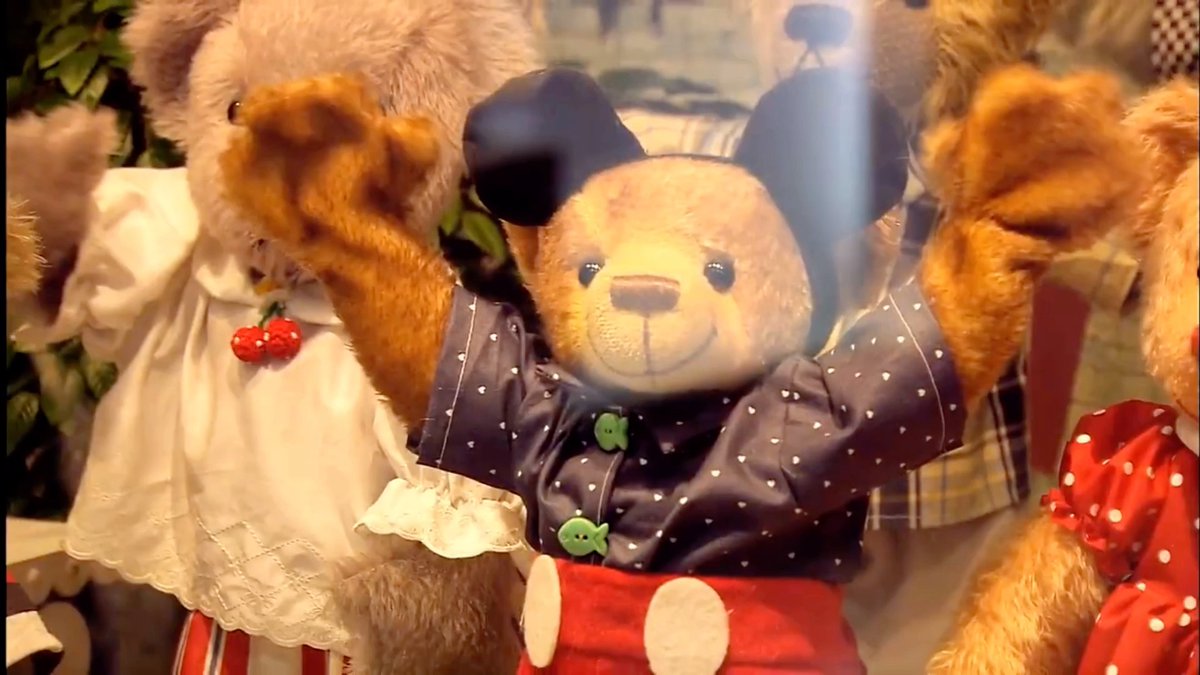 Wheylend_von's tweet image. "Sorting old items today—found a childhood teddy, a handwritten letter, and memories I’d almost forgotten.  Sometimes decluttering isn’t just about letting go… it’s about re-finding pieces of you. #OldItemSorting #MemoriesInThings"