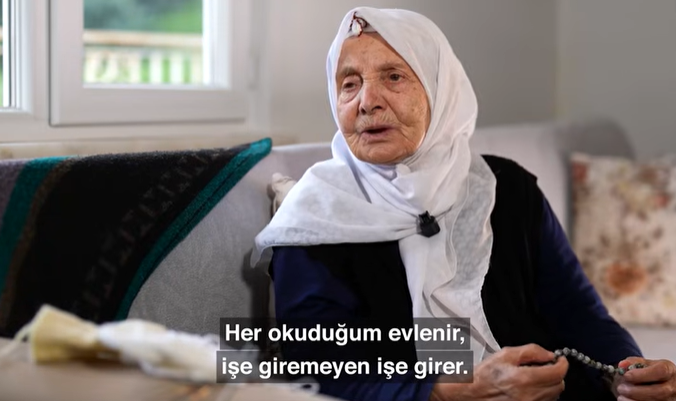 onedio's tweet photo. Rizeli şifacı Fatma Demir:

“Her okuduğum evlenir, işe giremeyen işe girer.” (Yeni Şafak) https://t.co/Efm8QQNUDI