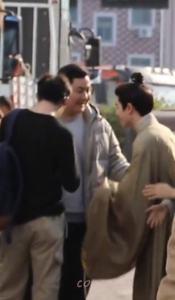 มอมิ้นท์`· .˚ʚ♡ɞ˚ ┐( ̄ヮ ̄)┌ ♡🥂 tweet media