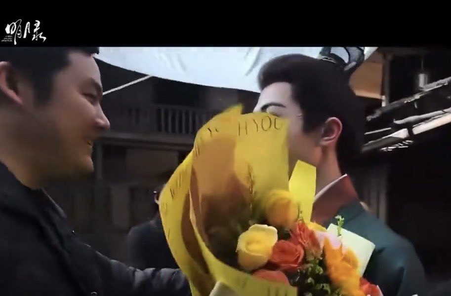 มอมิ้นท์`· .˚ʚ♡ɞ˚ ┐( ̄ヮ ̄)┌ ♡🥂 tweet media