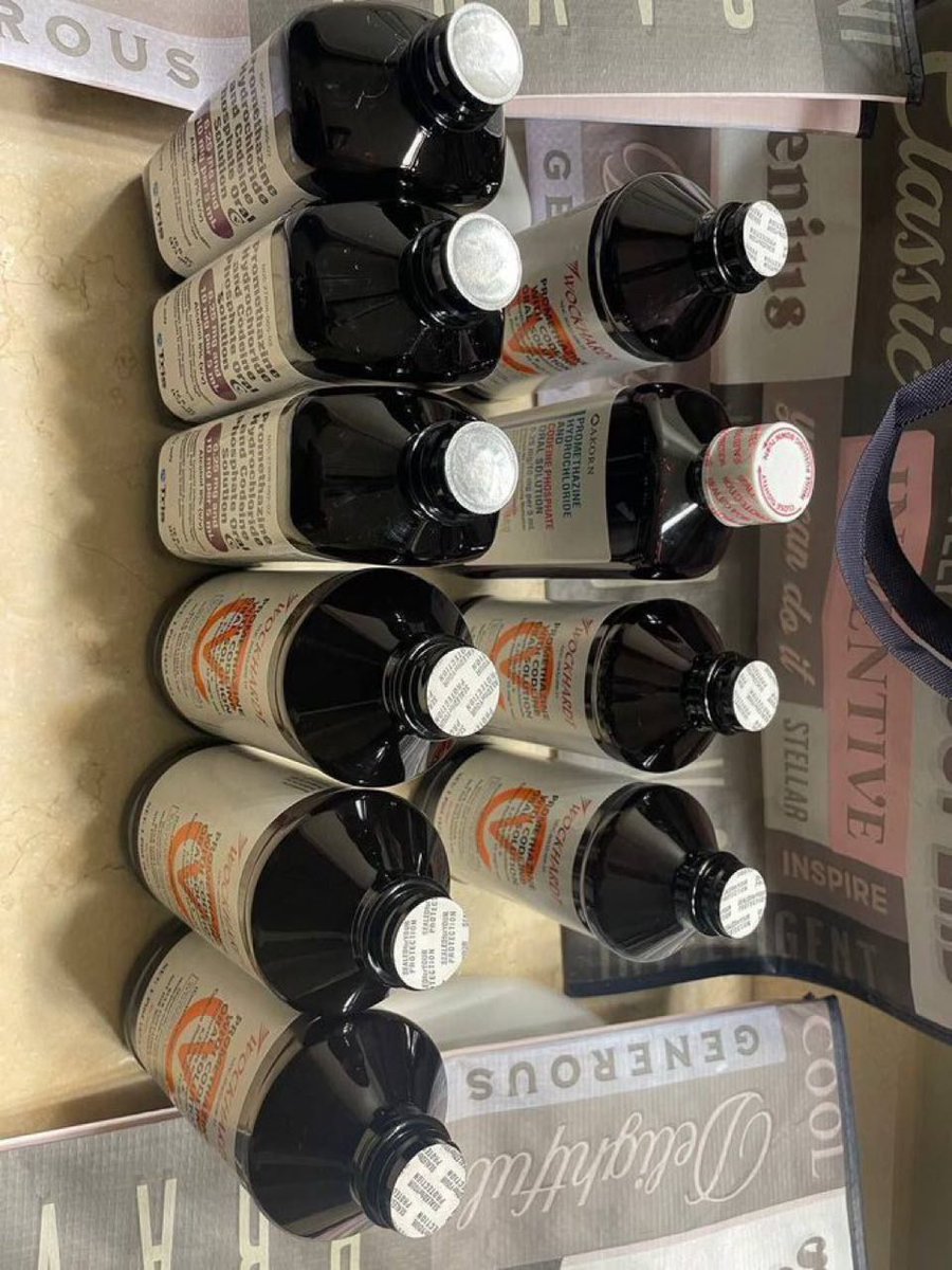 crazyyymannngm1's tweet photo. All script Pints  #dranktwt #promethtwt #codeinetwt #syrup #shtwt which is your best?

https://t.co/svOsjyV9Or https://t.co/vAilR4e6AM