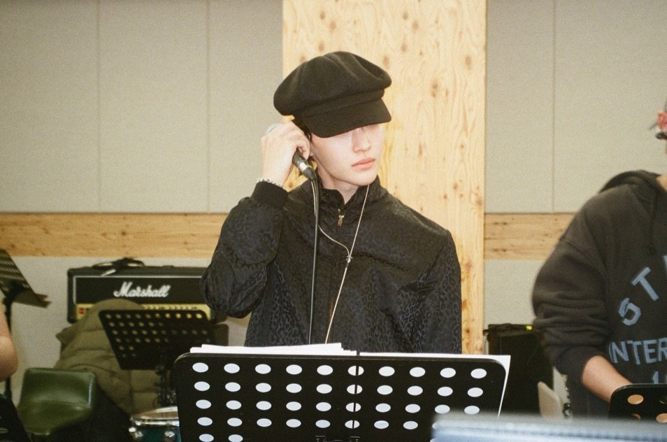 riize archive tweet media