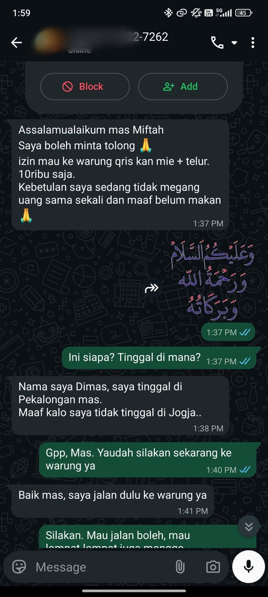 miftahrizaq_'s tweet photo. Setiap hari ketemu dengan kejadian seperti ini. Setiap hari!

Kadang beneran gemes kalo liat berita tentang gimana program-program penerintah yang mungkin baik di atas kertas tapi kenyataannya bahkan nggak nyentuh sektor riil masyarakat yang ada di bawah.

Protes ke mereka juga kayaknya percuma, masuk kuping kanan keluar beli motor listrik.

Yang bisa dilakukan apa? Ya saling bantu dan saling jaga aja. Karena buat banyak orang, masih bisa makan hari ini aja udah alhamdulillah banget.