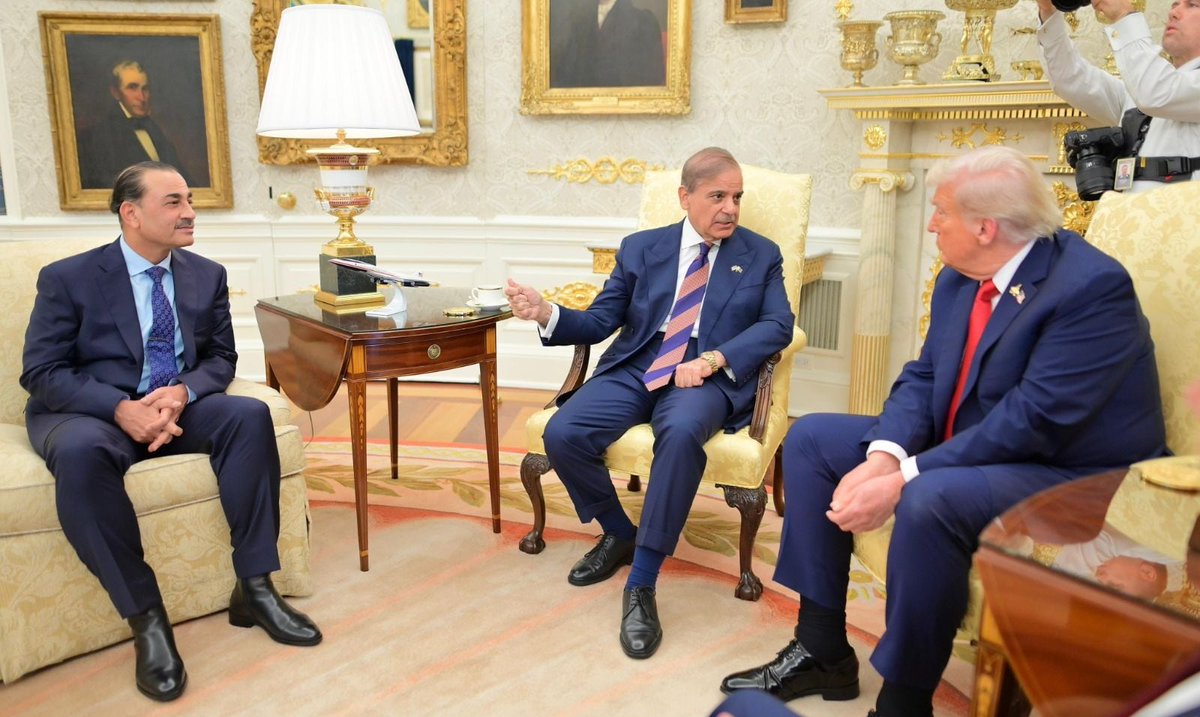 i_mAfridi's tweet image. Those who wants peace in the world are allowed to like this post 🇵🇰❣️