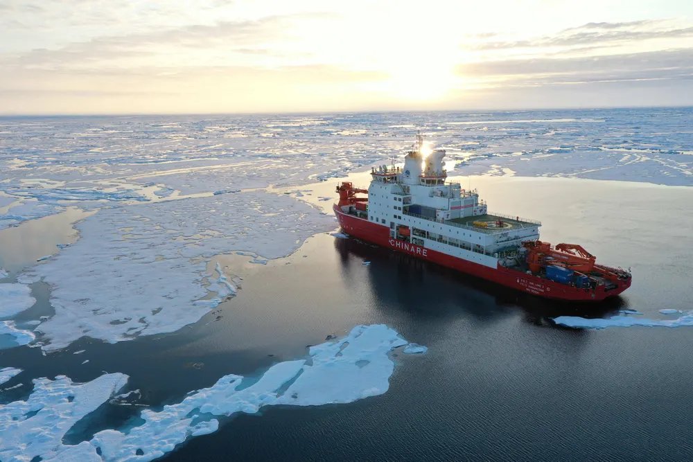 AASjournal's tweet image. Not all Greenland heatwaves are equal.  New research identifies 2 distinct extreme warm event types with different atmospheric drivers and ice melt impacts. 
doi.org/10.1007/s00376…
#AAS #ArcticClimate #ClimateScience  #Science