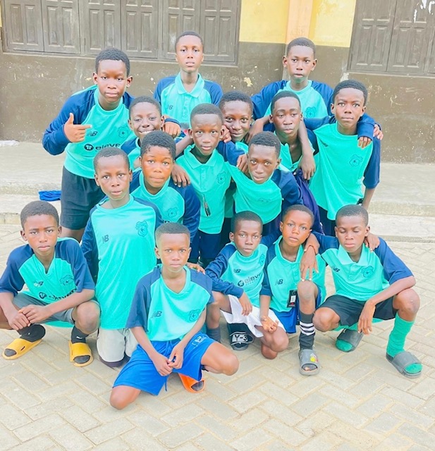 KitAid's tweet image. Great to see these @CardiffCityFC shirts in Ghana 🇬🇭⚽

Kits arrived yesterday and are now with 6 primary &amp;amp; junior high schools in Takoradi 🙌

Sport bringing people together worldwide 🌍💙

#KitAid #CommunityImpact #GlobalReach #MakingADifference #SportsDevelopment #Ghana
