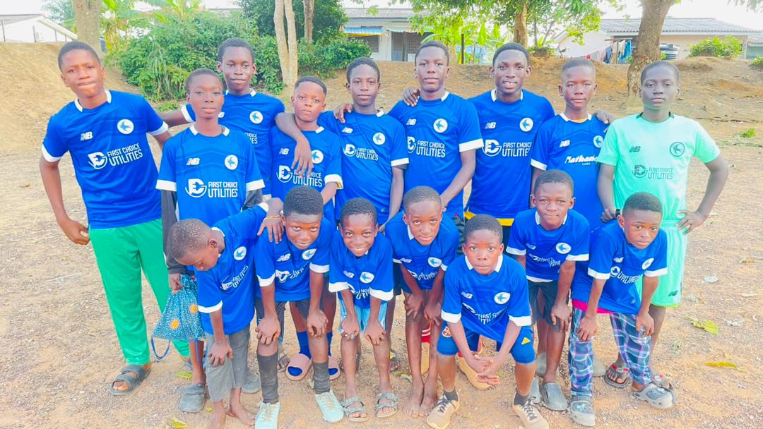 KitAid's tweet image. Great to see these @CardiffCityFC shirts in Ghana 🇬🇭⚽

Kits arrived yesterday and are now with 6 primary &amp;amp; junior high schools in Takoradi 🙌

Sport bringing people together worldwide 🌍💙

#KitAid #CommunityImpact #GlobalReach #MakingADifference #SportsDevelopment #Ghana
