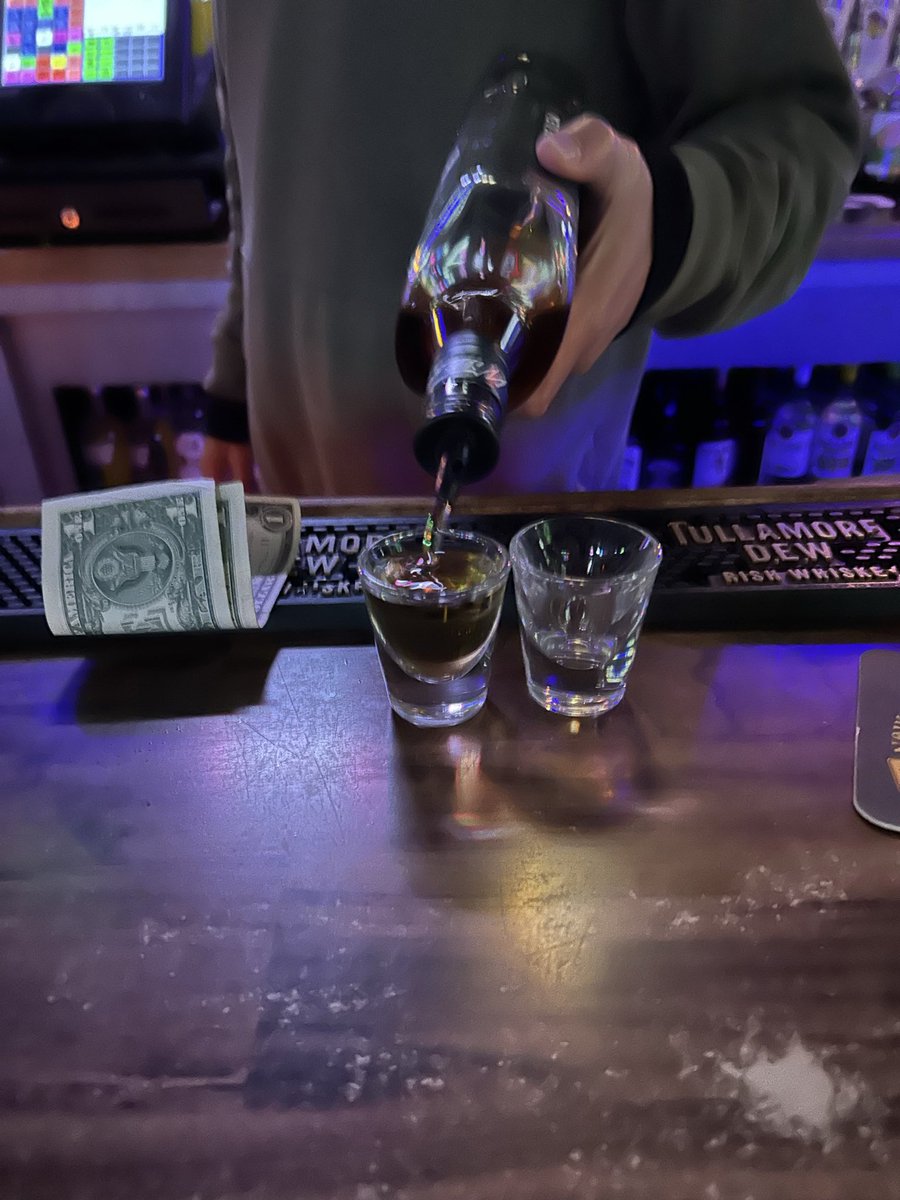 josefine_wi's tweet image. huge night in Wisconsin!! 

and my favorite bartender is pouring victory shots on the house 🫶🏻🫶🏻