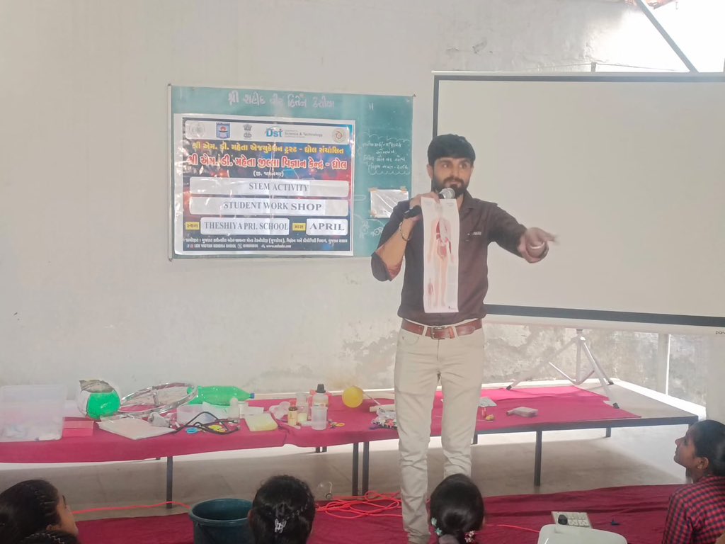 MDhrol's tweet image. #STEM students workshop for 3 schools 125 students at thesiya primary (ta kalavad) school by @InfoGujcost approved #lokvigyankendra dhrol @narottamsahoo @dharmesh0506