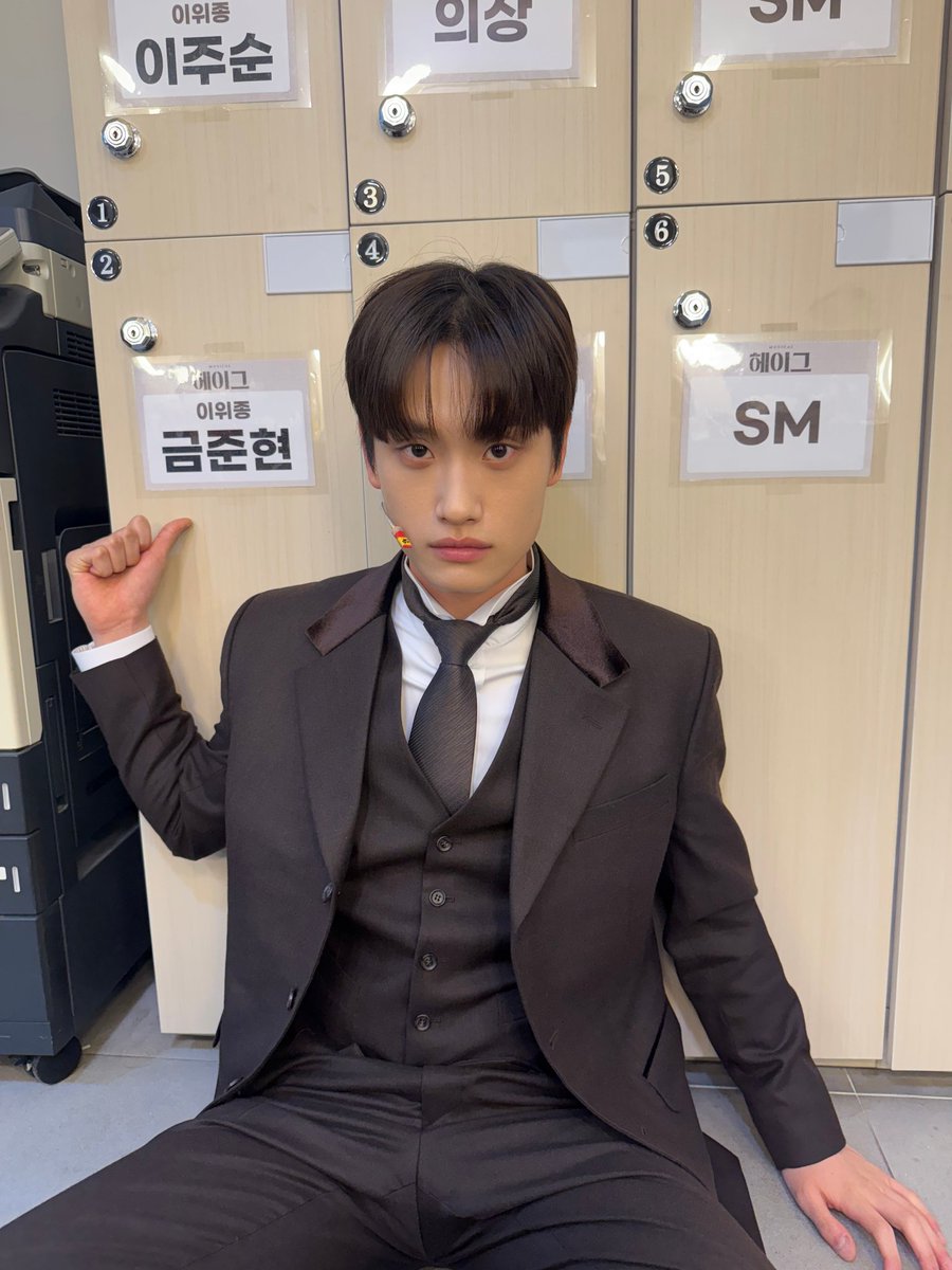 TIOT_NOW's tweet photo. [#준현]
헤이그 비밀작전

#TIOT #티아이오티
#금준현 #KUMJUNHYEON https://t.co/7GPcnVeotV