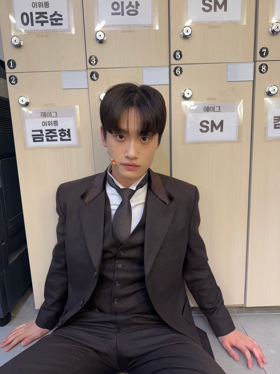 TIOT_NOW's tweet photo. [#준현]
헤이그 비밀작전

#TIOT #티아이오티
#금준현 #KUMJUNHYEON https://t.co/7GPcnVeotV