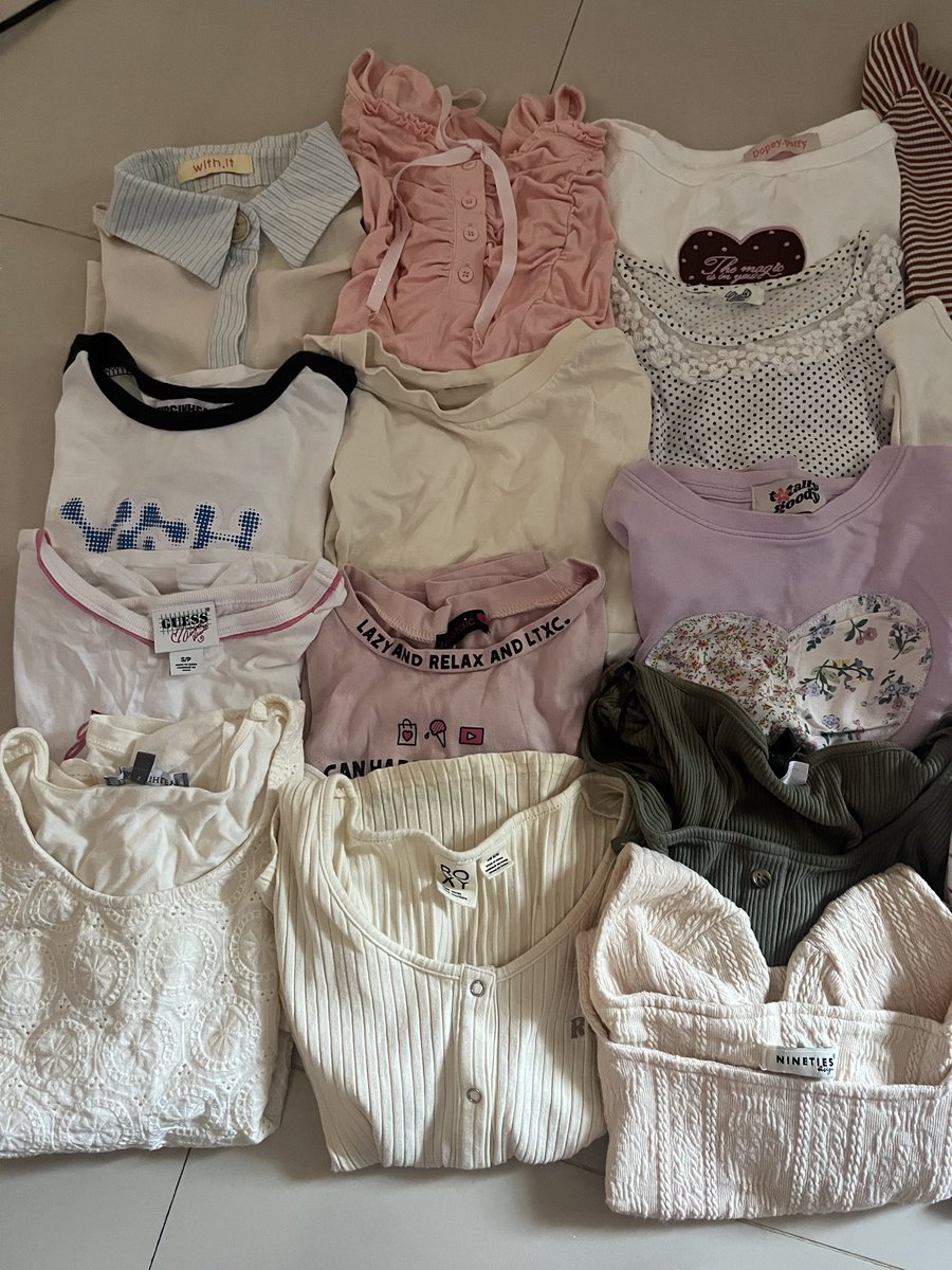 พะอืดพะอง tweet media