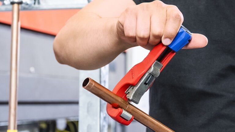 PB_mag's tweet image. If your toolbox is full but never quite has what you need, it’s time for a reset. Jason Cunningham, Product &amp;amp; Technical Support at KNIPEX, has five easy swaps to make your kit leaner and more efficient 

Find out more here - bit.ly/4cuU2CB 
#toolbox #trades