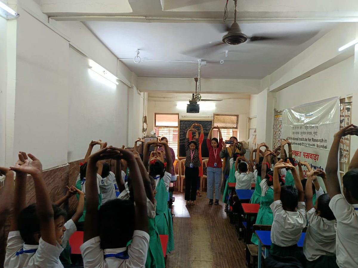 icmrnirwoh's tweet photo. On occasion of #WorldHealthDay &amp; as a part of #SwachhataPakhawada our Child Health Clinic conducted an interactive health education session on cleanliness, healthy food &amp; exercise at Ahilya Primary School, Kalachowki. Educational material were distributed for motivating the kids. https://t.co/Me8Ex8Omox