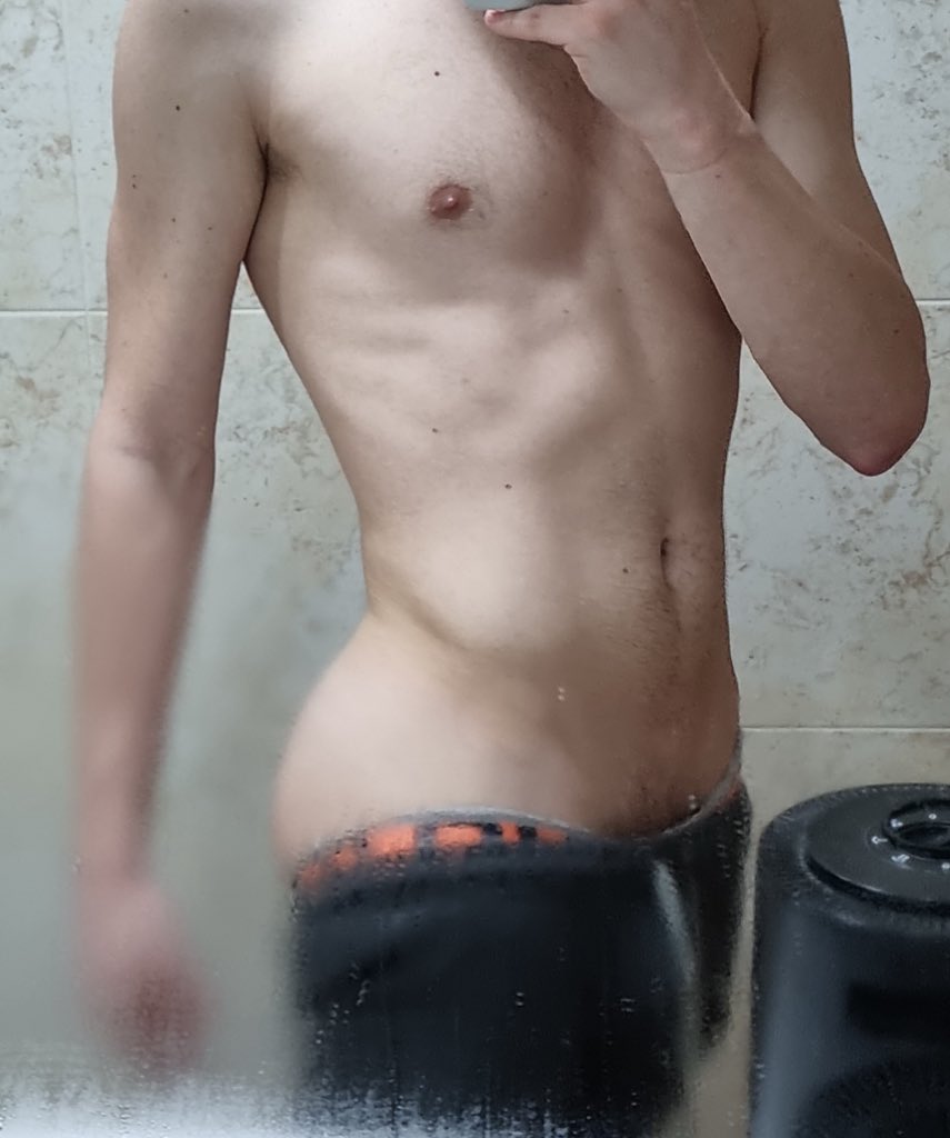 Floplello tweet media