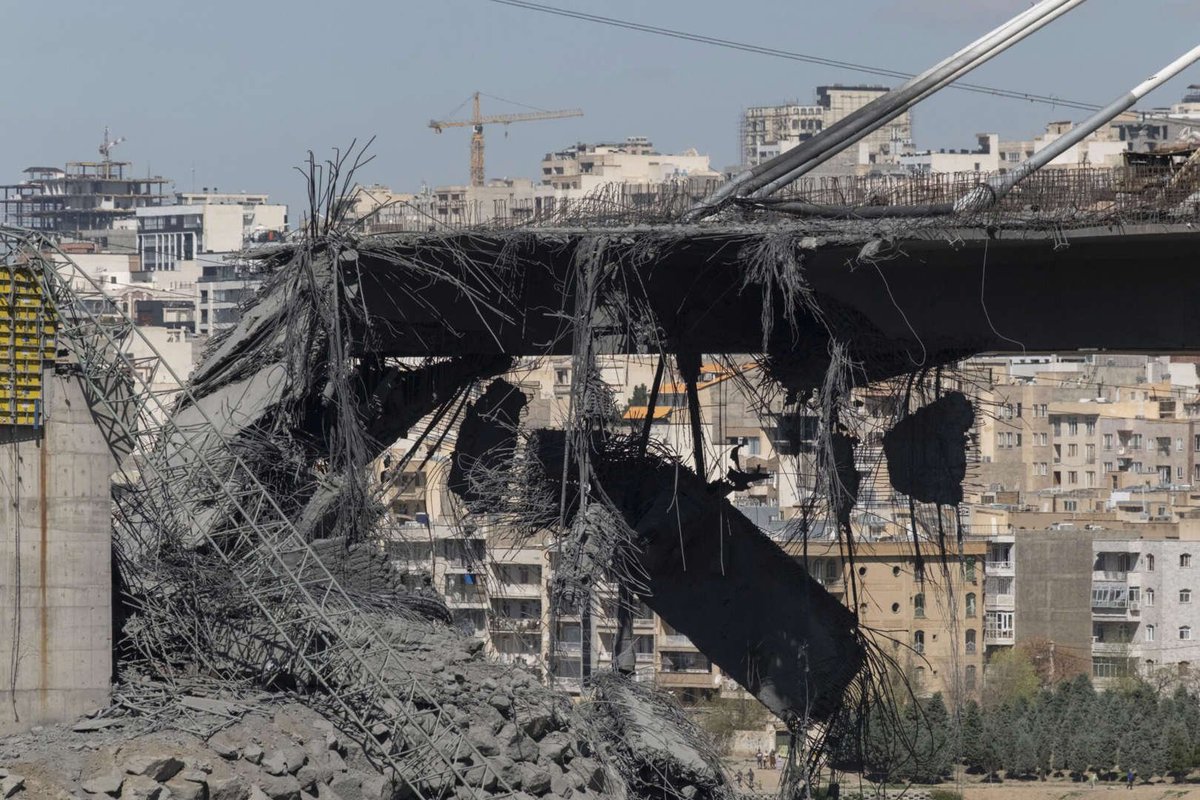 ckzw's tweet image. The Daily Digest
Les propos insultants de Trump envers l’Iran provoquent des conséquences préoccupantes
msn.com/fr-ca/actualit…
#Trump #Iran #propos #CKZW #lesongospelduQuebec