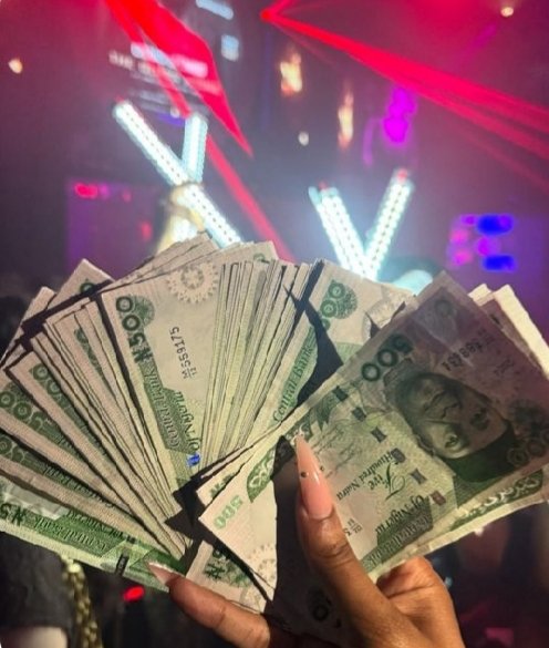 pretty Ari🌹🎀 tweet media