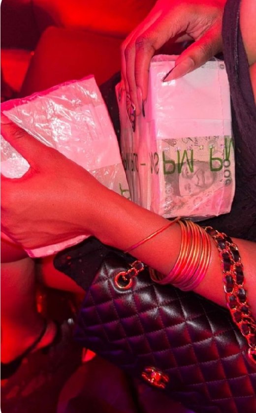 pretty Ari🌹🎀 tweet media