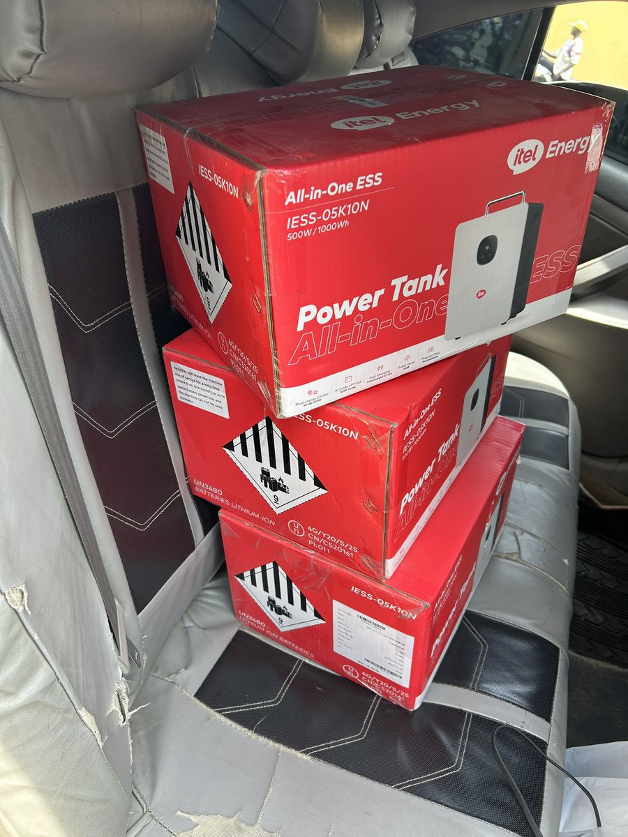 Val_Gadget's tweet image. Updated with ₦1,600/liter fuel:

Daily: 32-40L × ₦1,600 = ₦51,200–₦64,000 

Monthly (30 days): ₦1,536,000–₦1,920,000 

Switch to solar with us