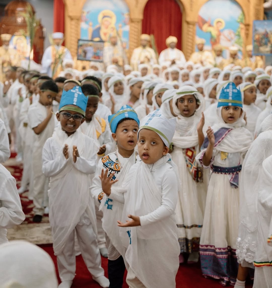 SOSCdOrient's tweet photo. 🙏🎉🇪🇹#OrientEnFête - Les fidèles de l'Eglise éthiopienne orthodoxe Tewahedo célèbrent les Rameaux, l'entrée triomphale de Jésus à Jérusalem.
#éthiopie #ethiopia #chrétiensdOrient #easternchristians #palmsunday #rameaux https://t.co/f3OzchtCvZ