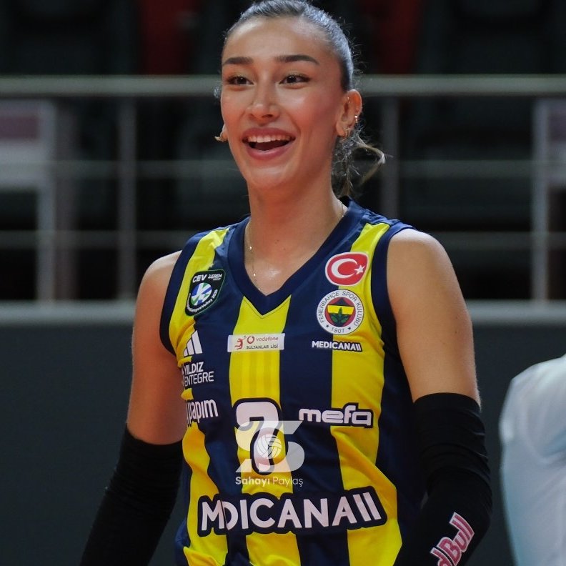 Ecem Cecem tweet media